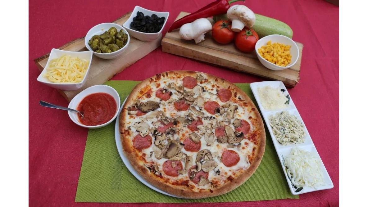 Pizza Salami Funghi