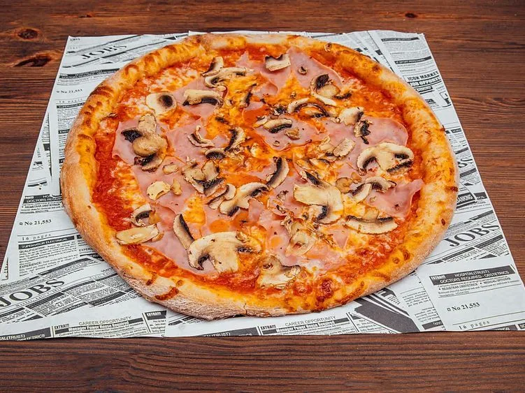 Pizza šunka a žampiony