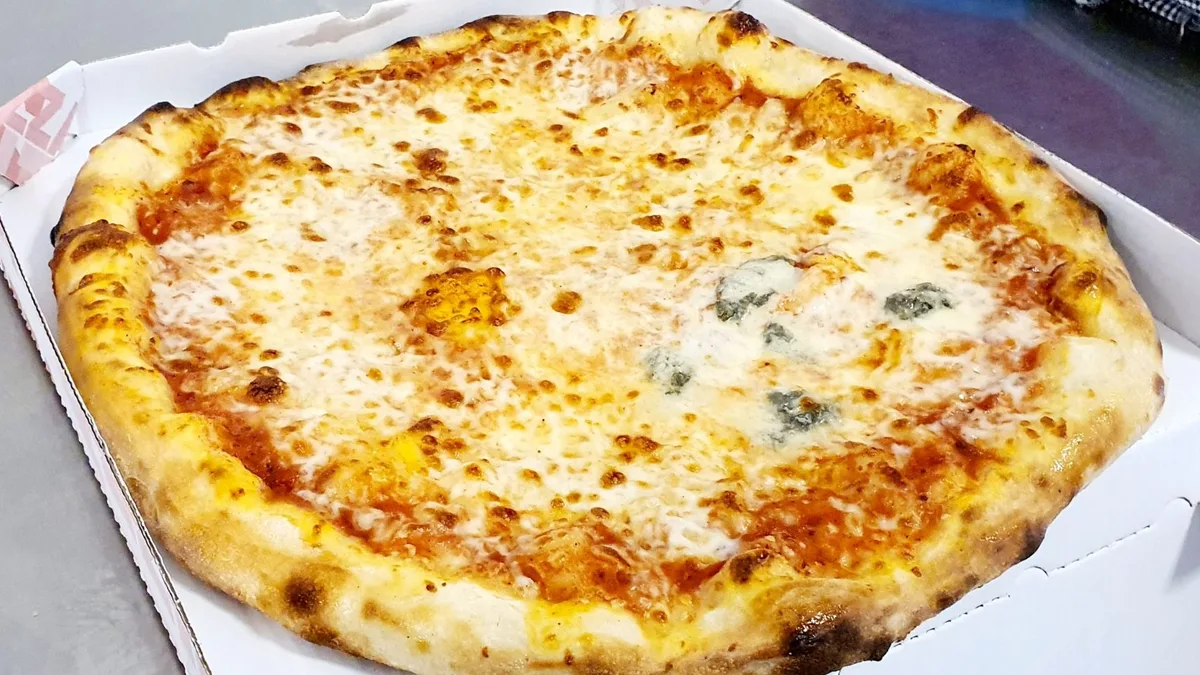 Pizza Quattro Formaggi 32cm