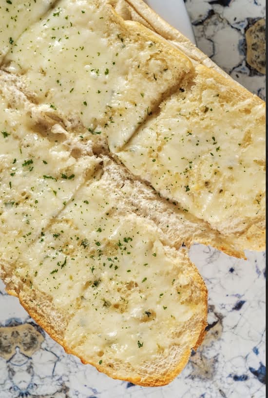 Full Garlic Bread and Cheese