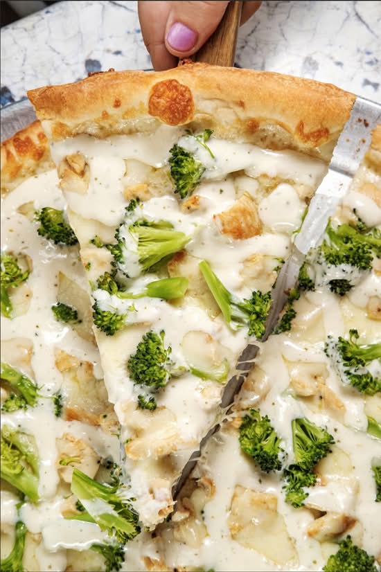 Medium The Guch Pizza