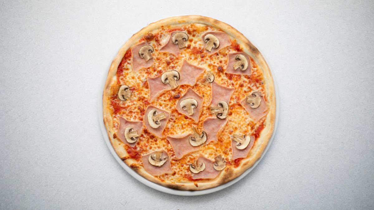 24. Prosciutto and Funghi