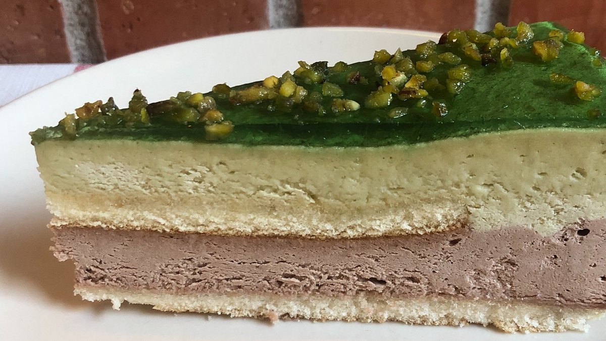Pisztáciás, mogyorós mousse torta