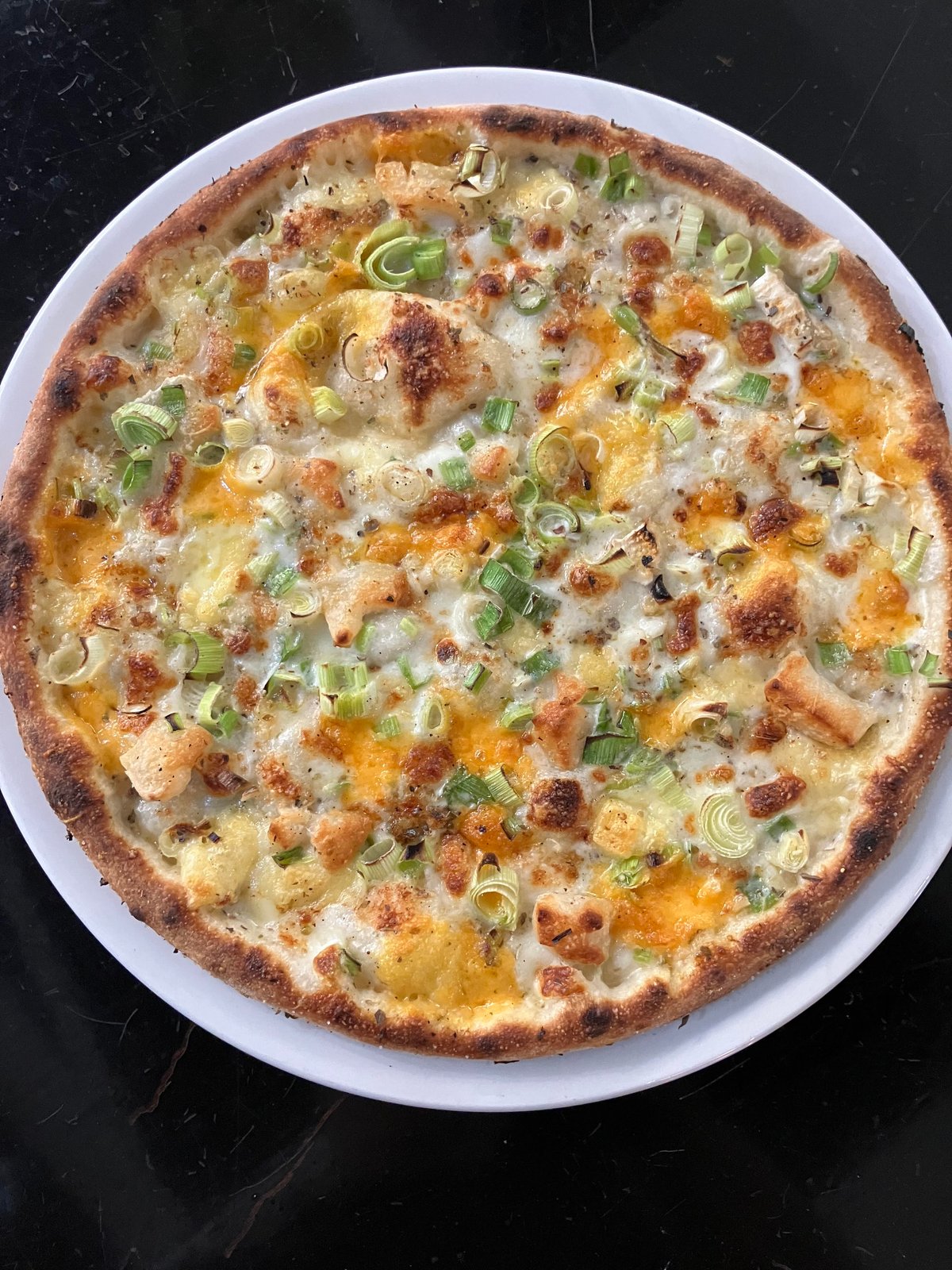 Cinque Formaggi Bianco Pizza