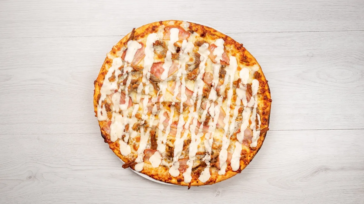 12. Tripla tupla perhepizza