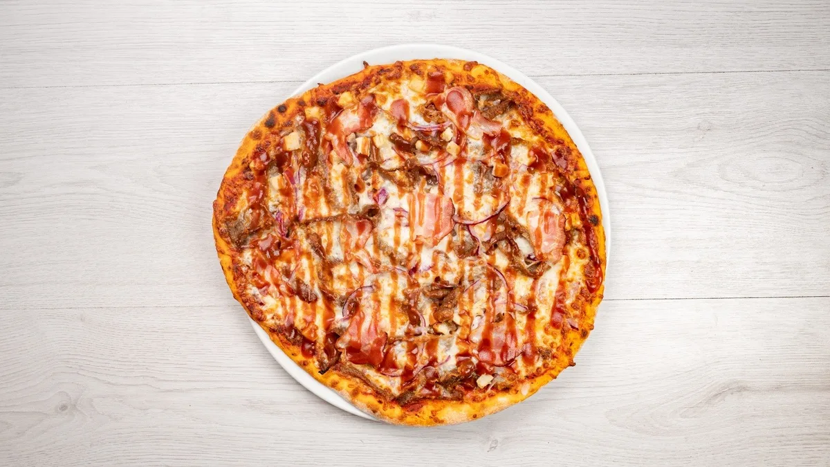 9. BBQ perhepizza