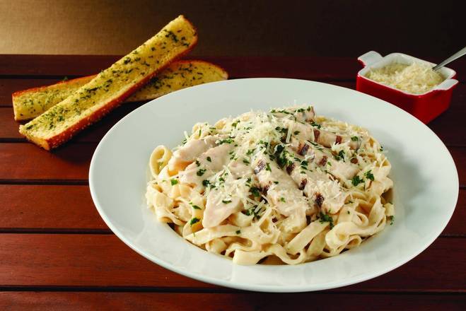 Fettuccine Alfredo with Chicken