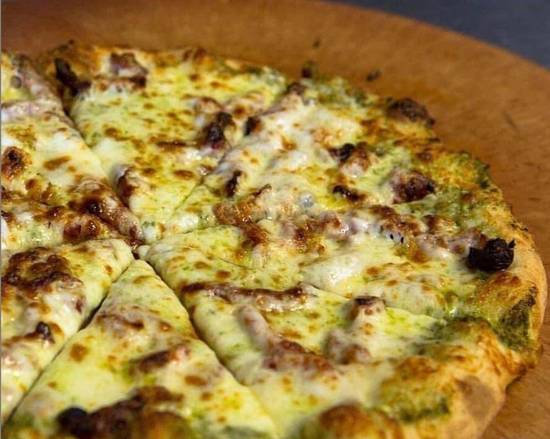 Pesto, Sun-dried Tomato and Garlic Pizza
