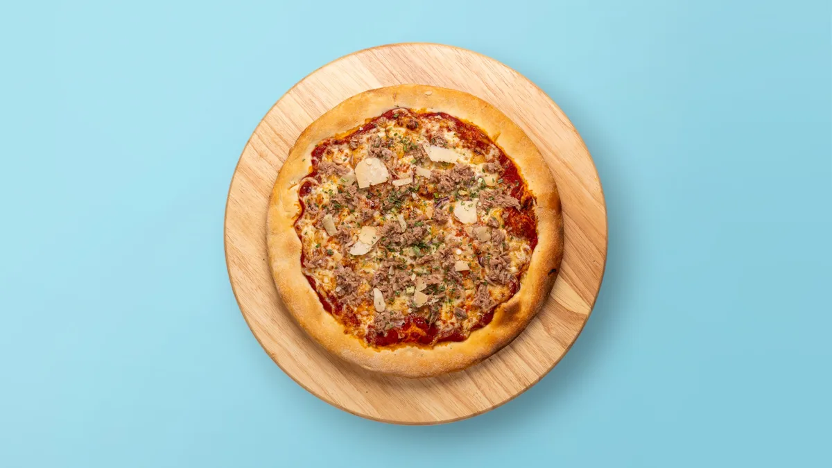 40. Pizza Thunfisch