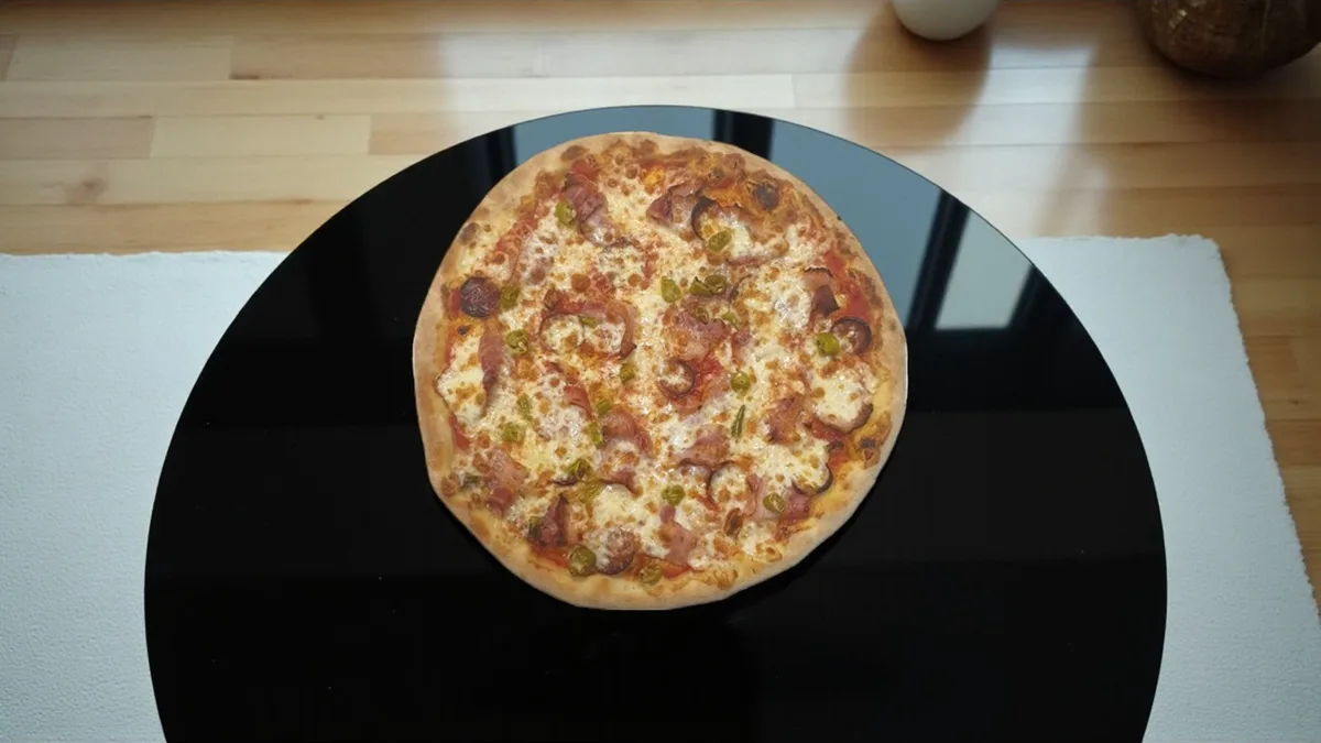 Pizza hot bacon