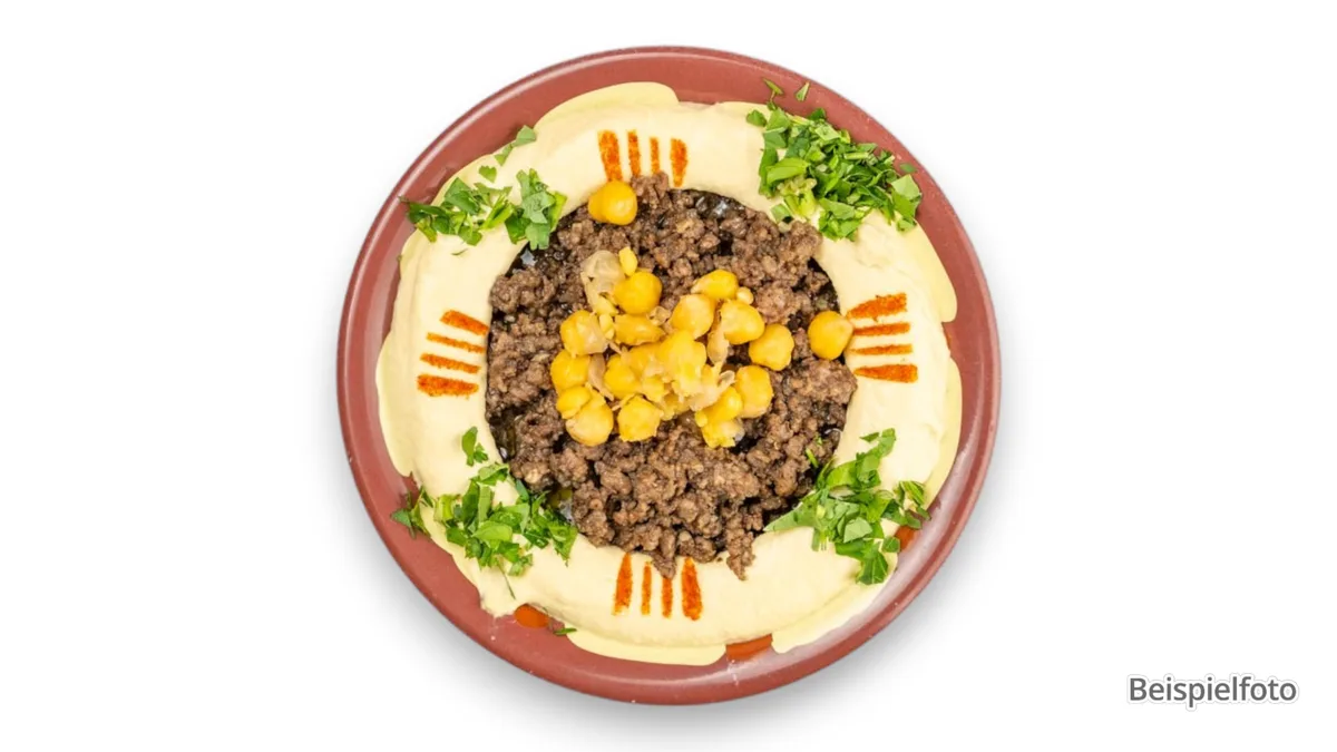 Hummus with meat