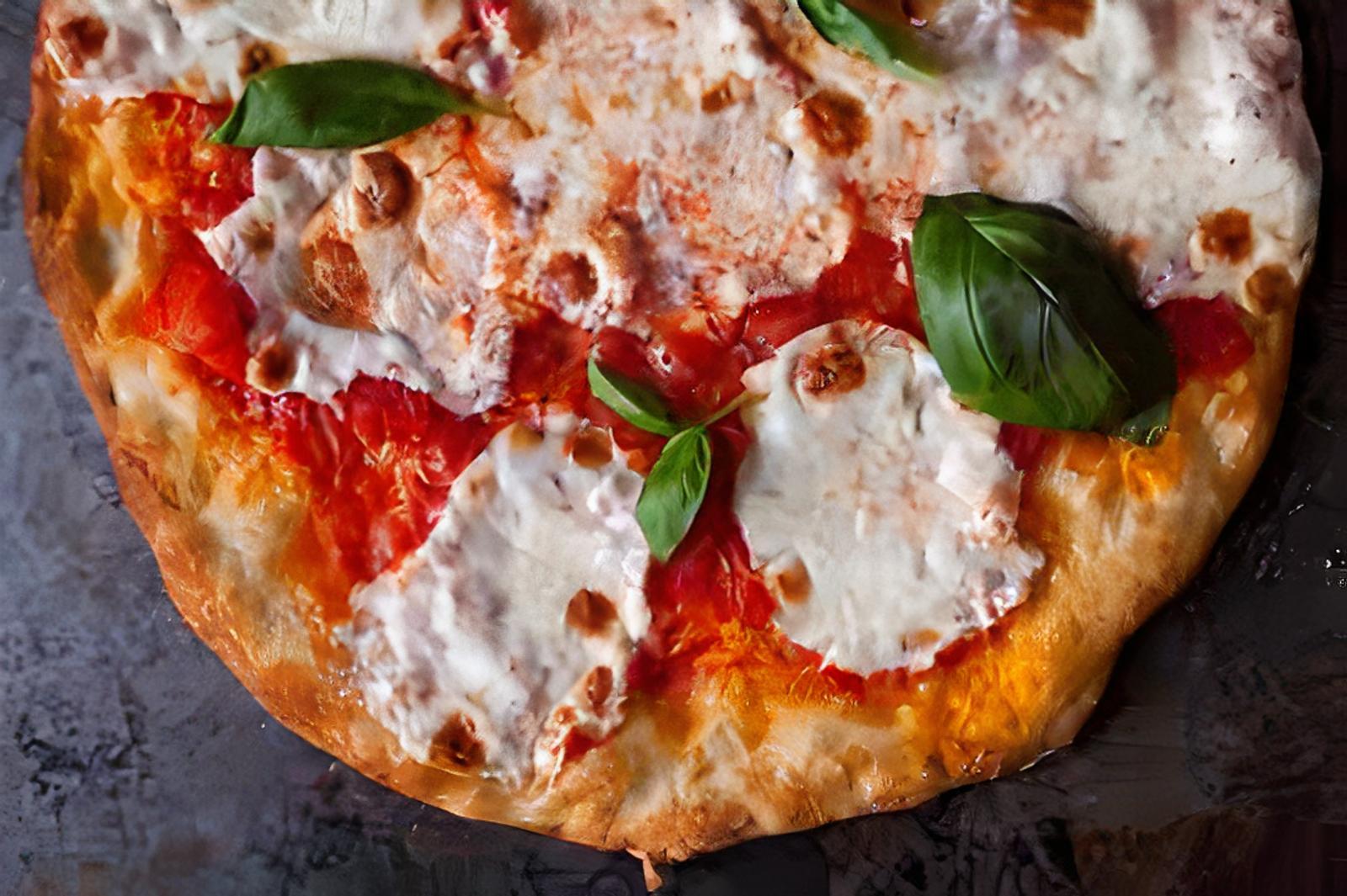 Burr at a pizza