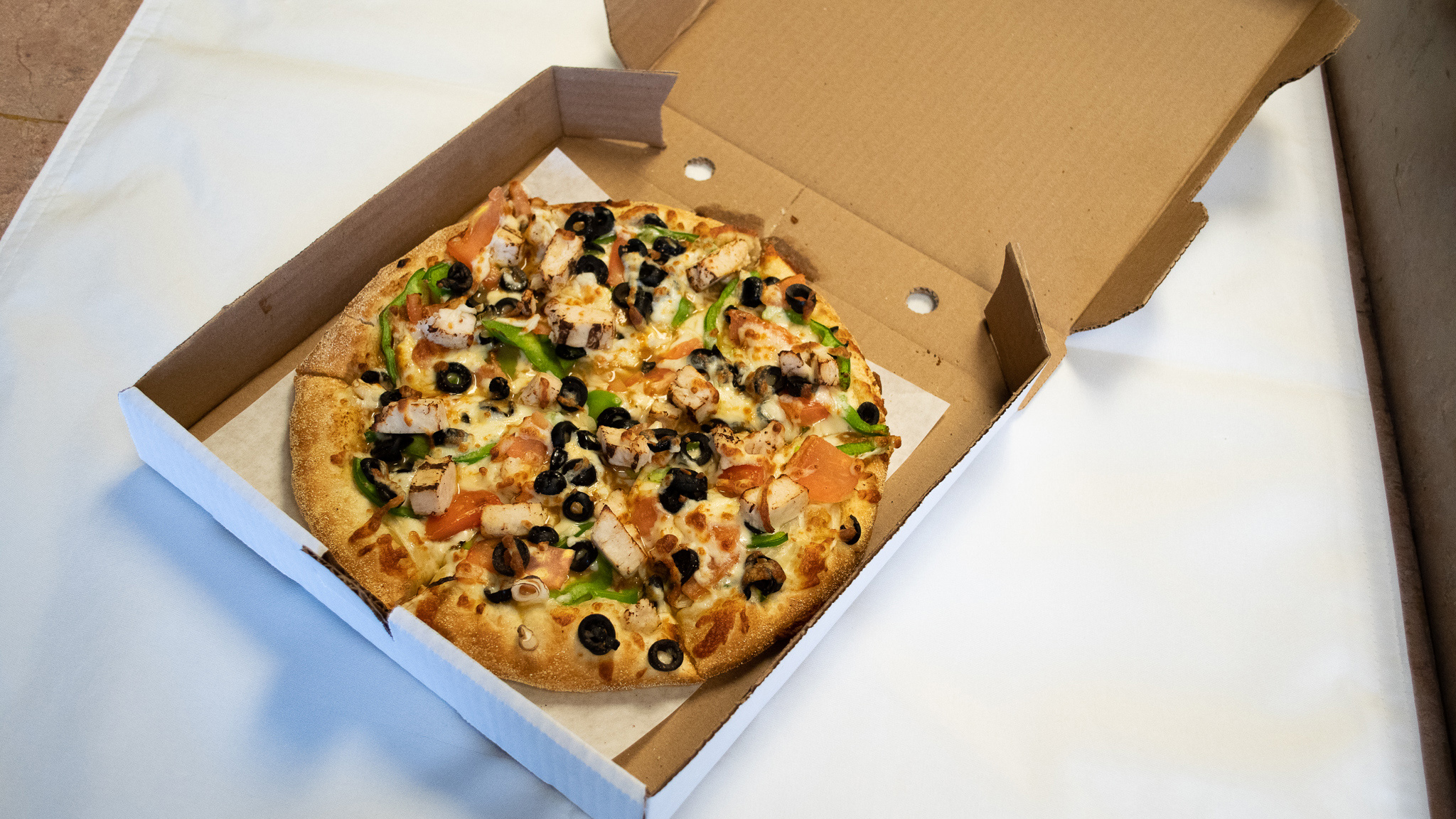 Large Butter Chicken Pizza