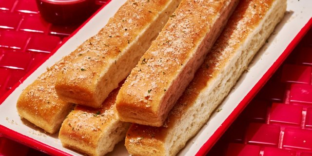10 Breadsticks w/ Marinara Sauce