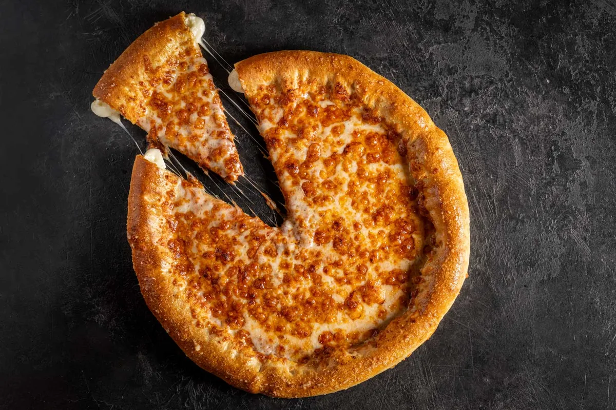 CHEESY CRUST משפחתית