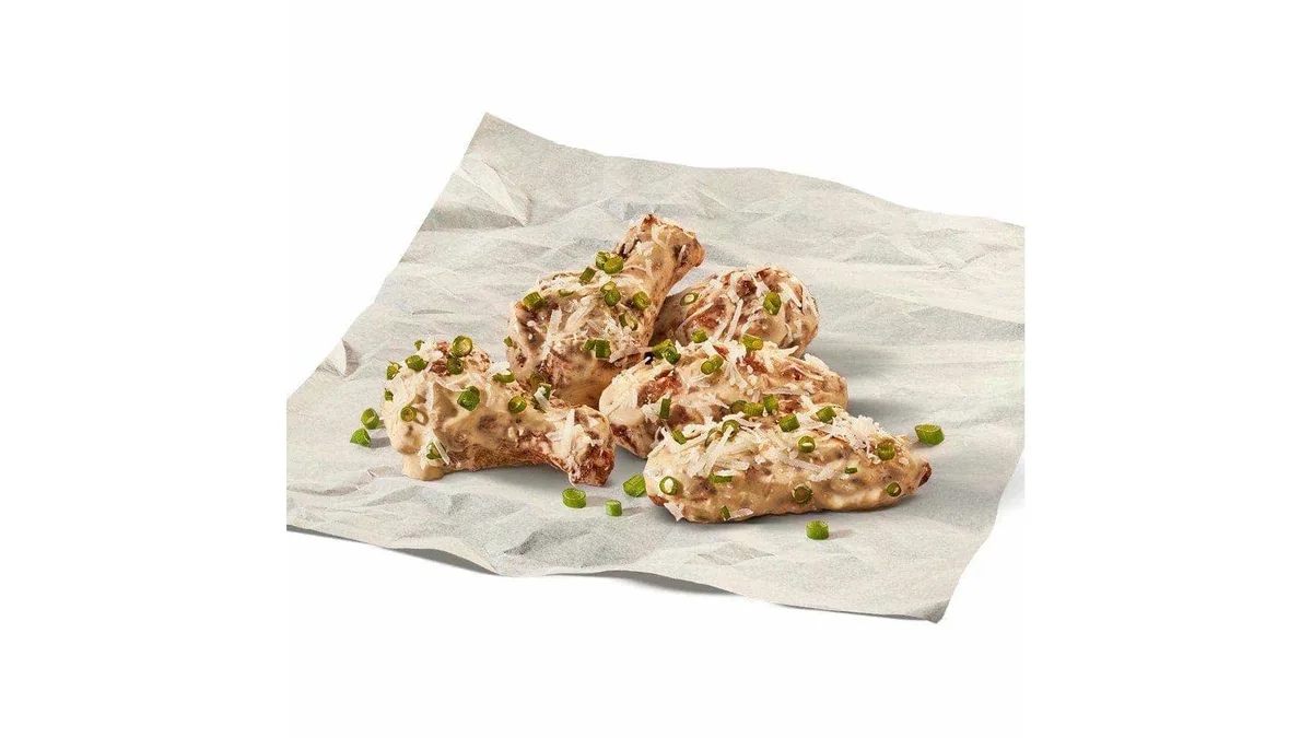 GARLIC PARMESAN WingStreet (Aripioare de pui cu sos cu usturoi si parmezan 5 buc)