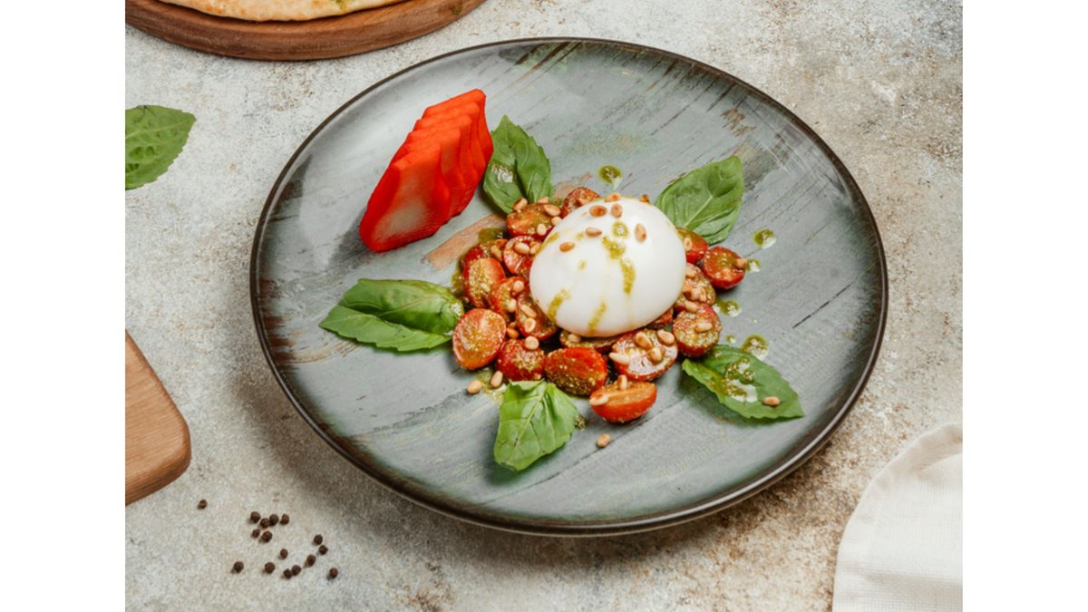 Buratta Salatı