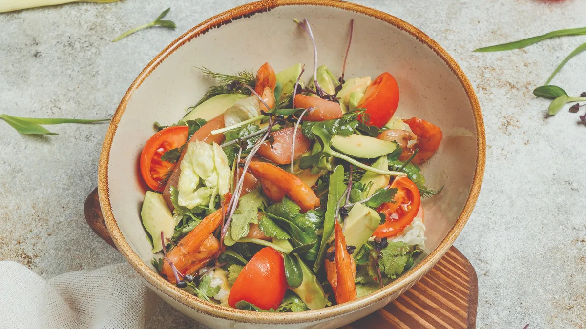 Krevetli Avokado Salatı