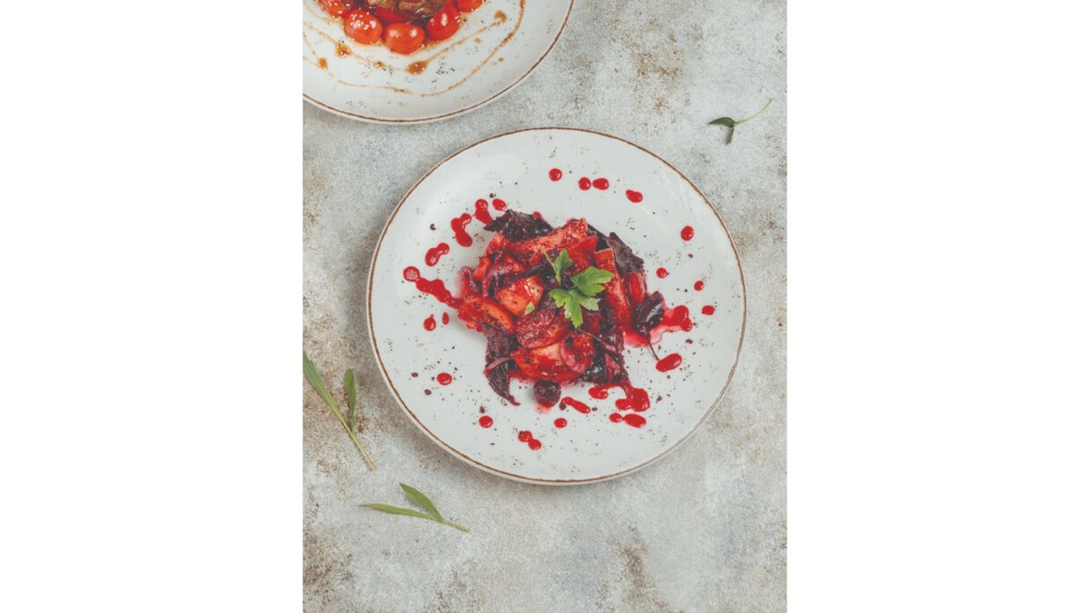Zoğal Souslu Pomidor Salatı