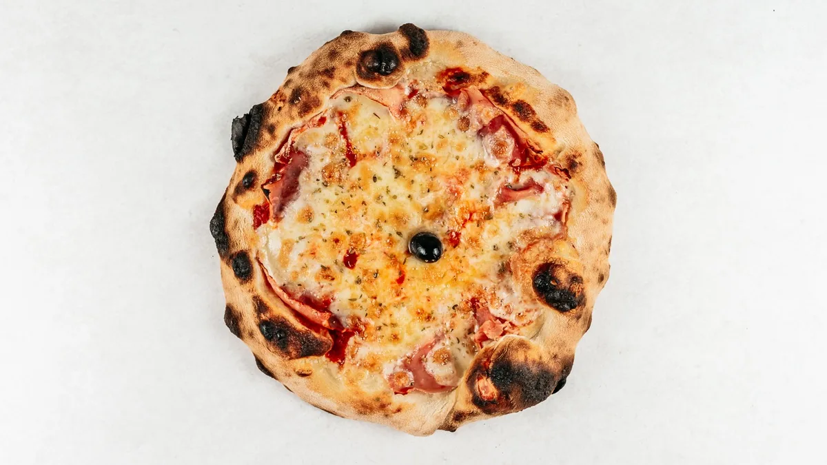 Pizza Vesuvio
