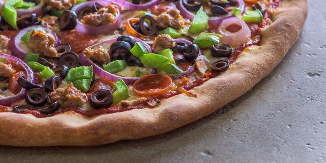 Cowell's Combo Pizza
