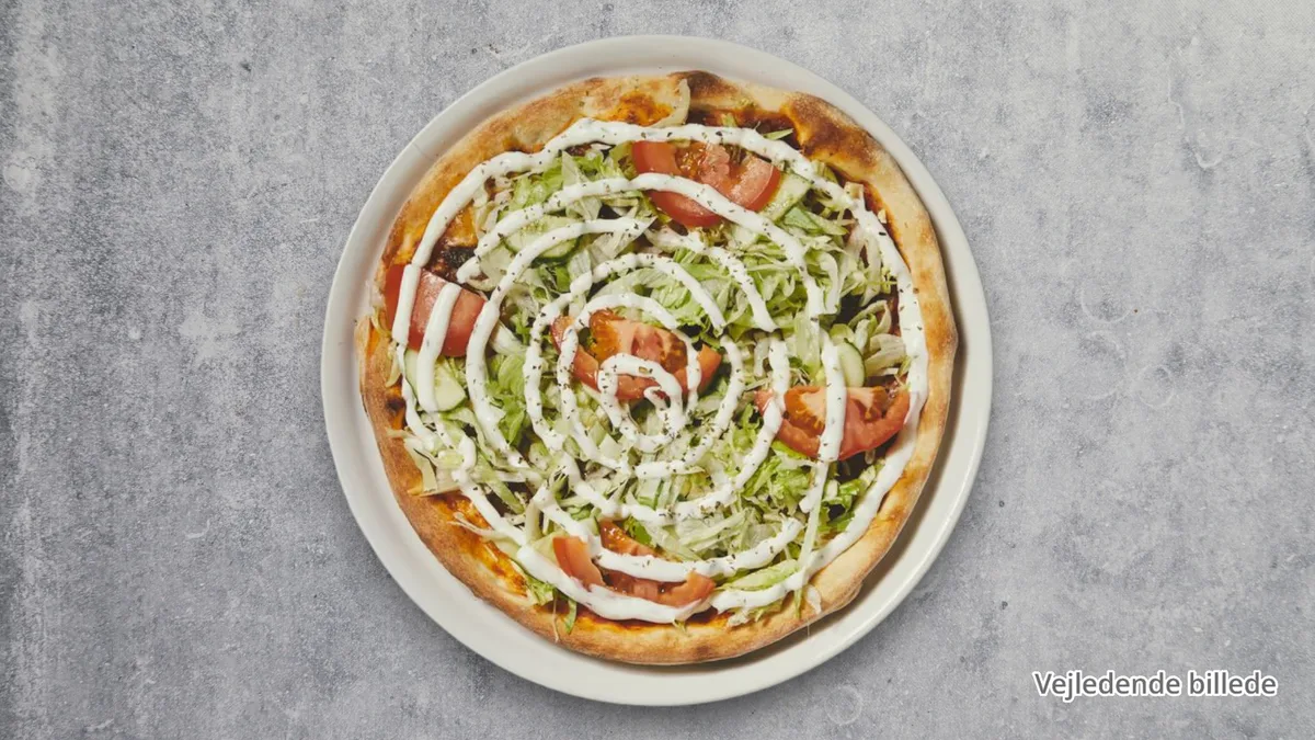 Salatpizza oksekød