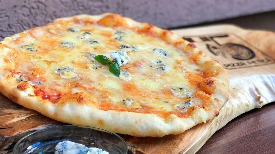 Pizza quattro formaggi 42cm