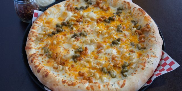 Mac and Cheese Pizza