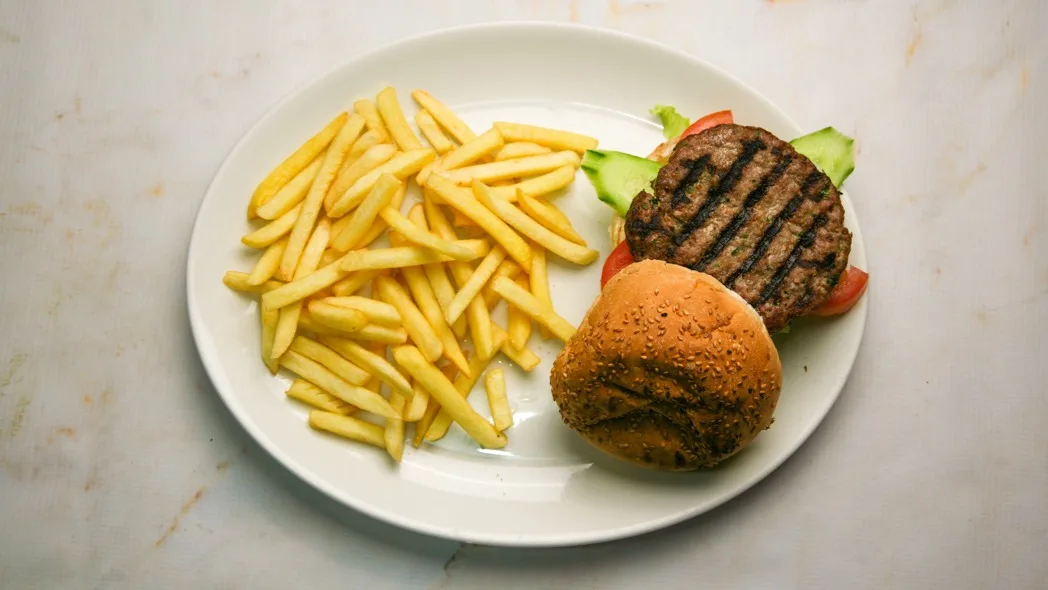 Homemade Beef Burger with Chips