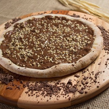Pizza de Nutella com Castanha de Caju