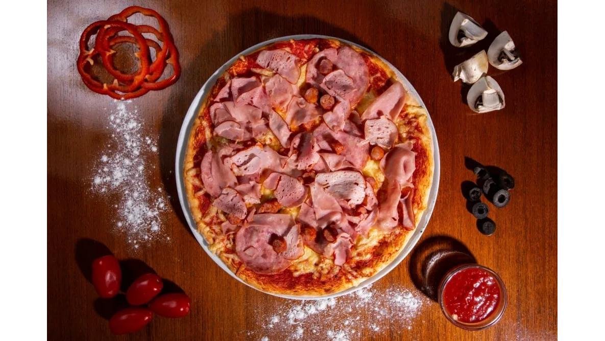 Pizza carnivora