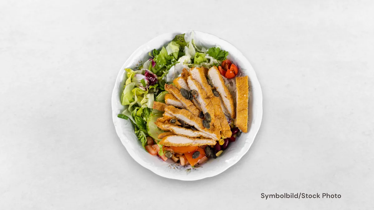 Hühnerbruststreifen Salat