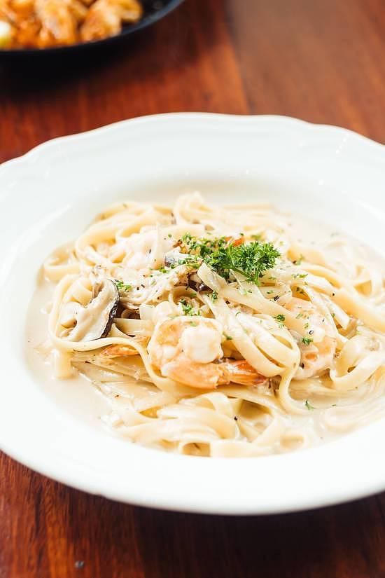 Fettuccine Alfredo