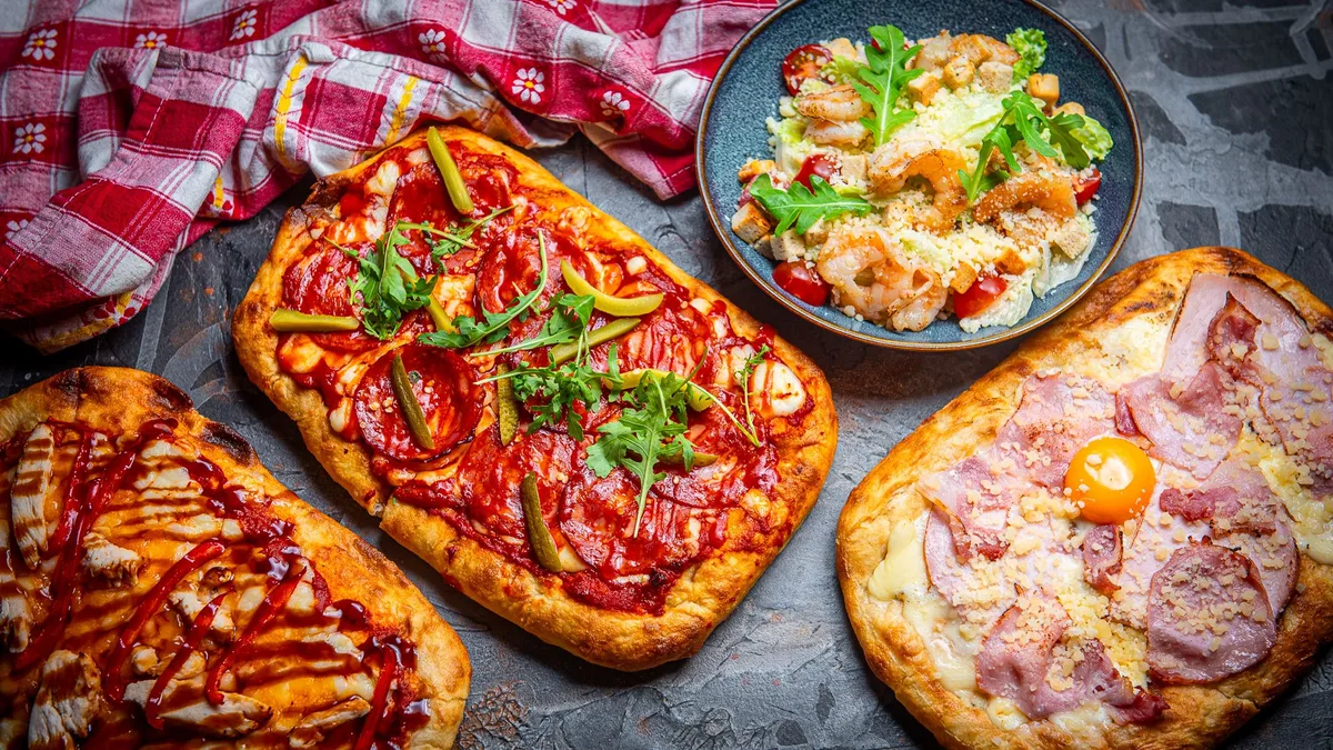 Barbeque,Diavolo Light,Carbonara Pizzas Ja Caesar salad with chicken