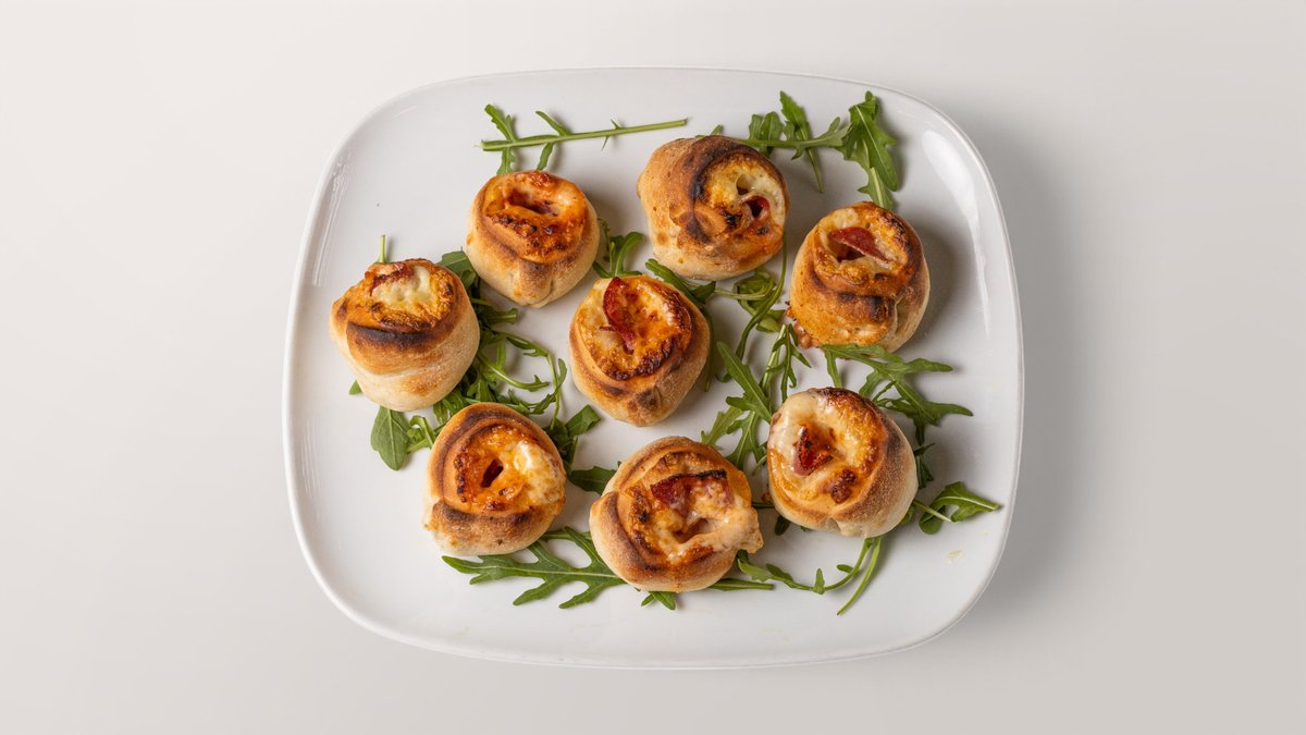 Pizzabrötchen mit Salami