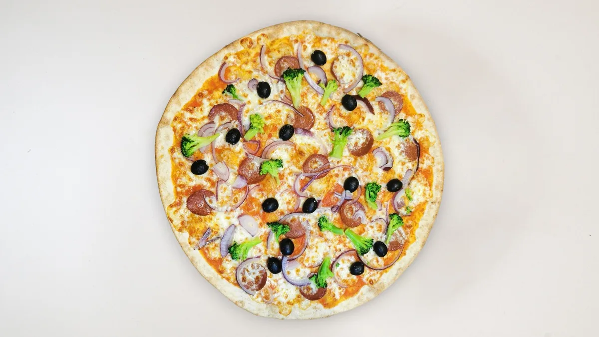Pizza Sucuk Brokkoli