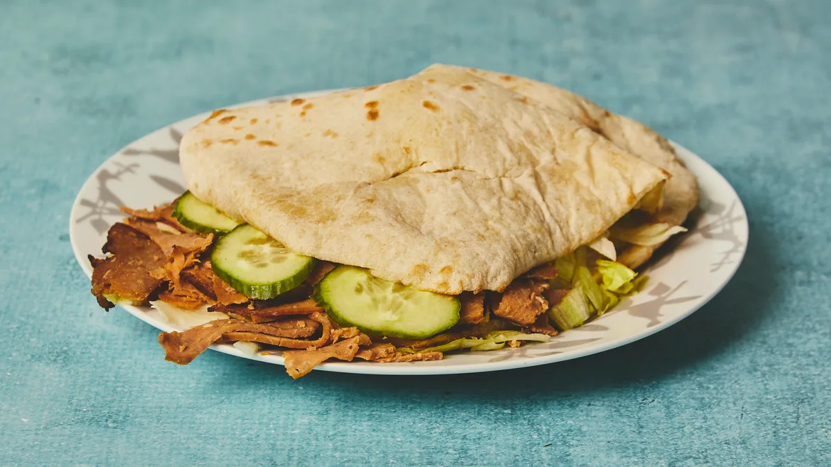 33. Pitabrød med kebab