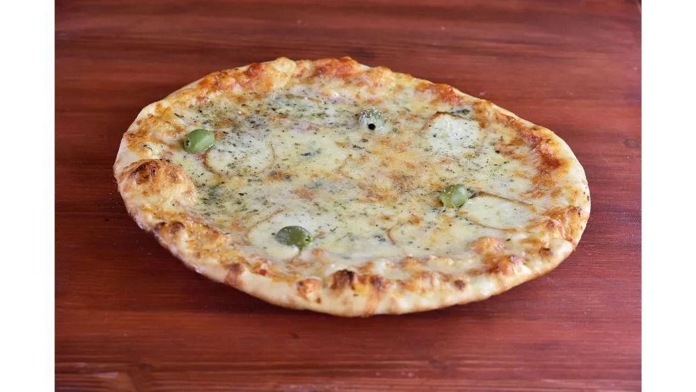 Quattro formaggi pizza 42cm