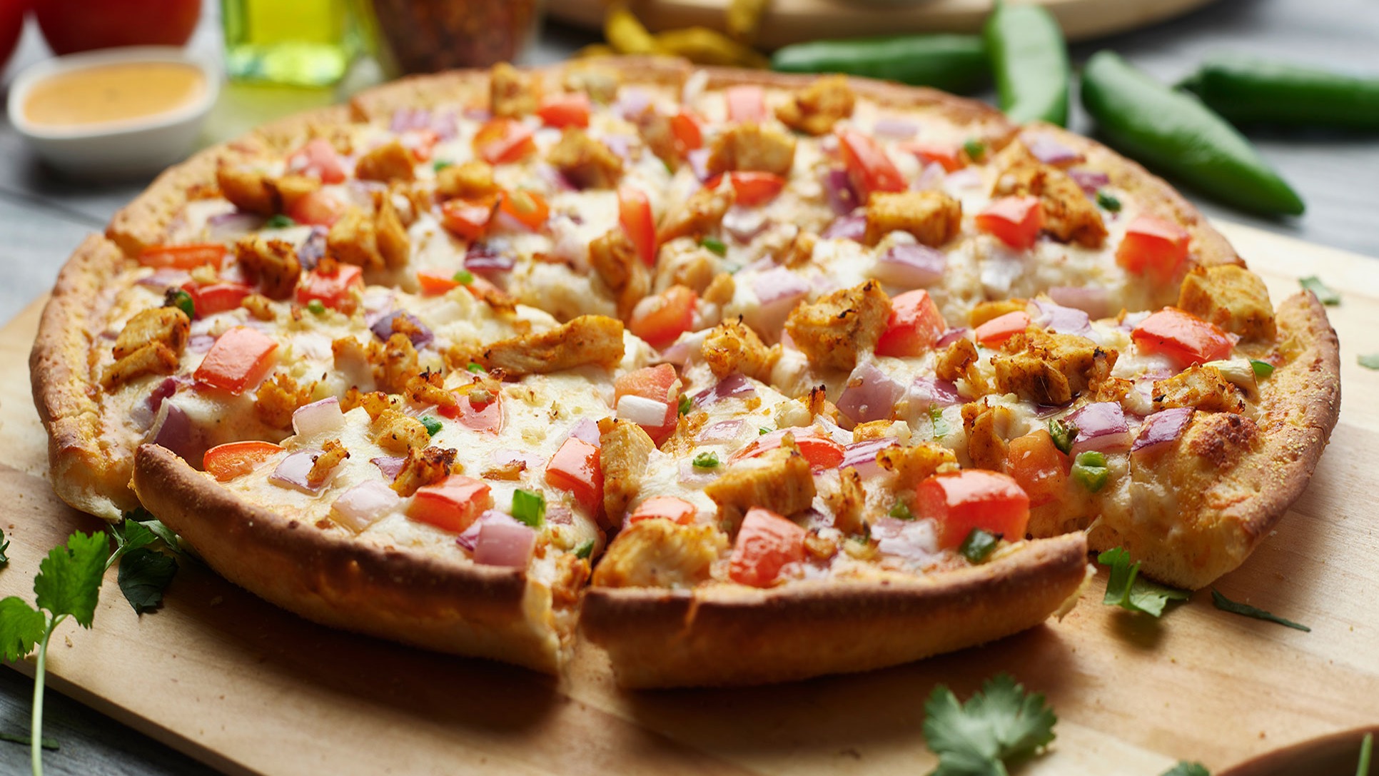 Butter Chicken Pizza Twist