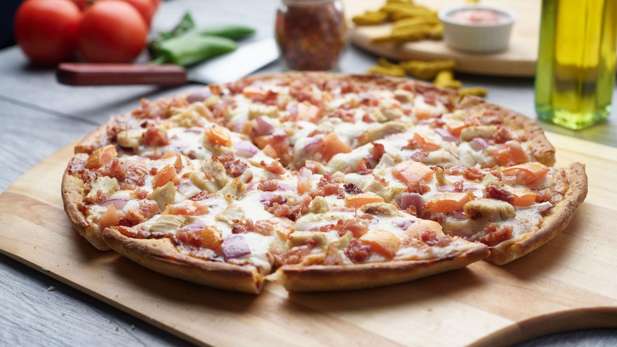 Creamy Garlic Chicken Pizza