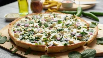 Palak Paneer pizza twist