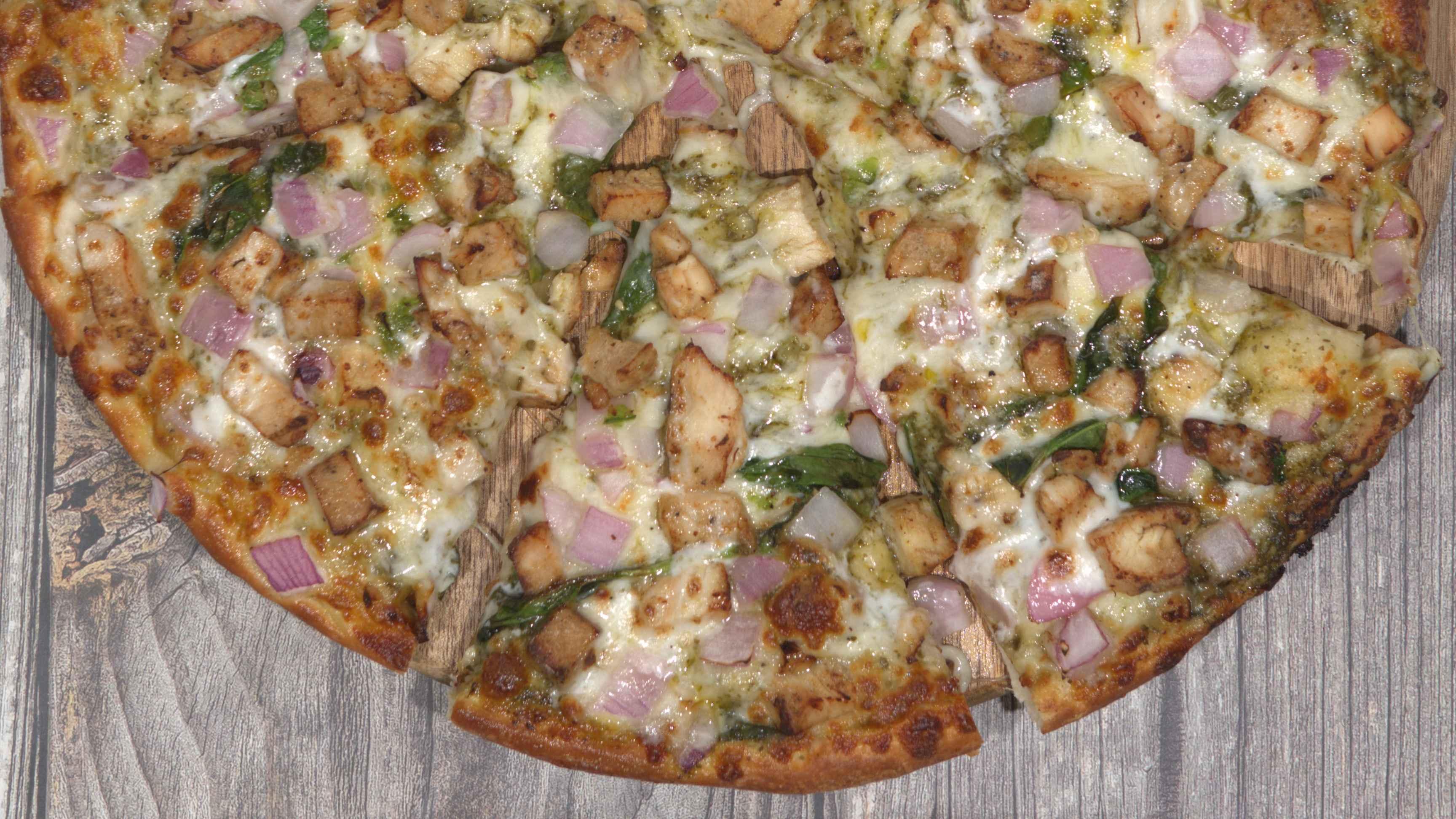 Pesto Chicken Pizza Twist