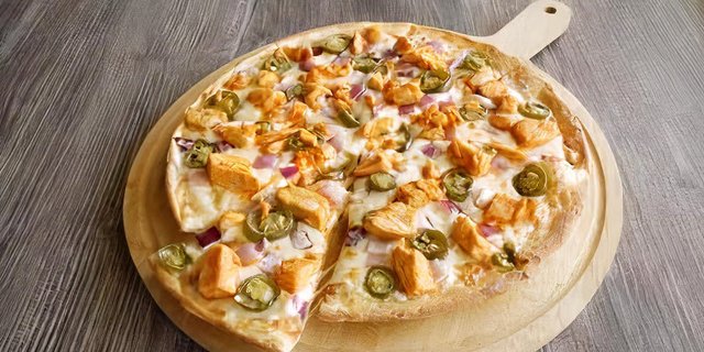 Buffalo Chicken Naan Pizza