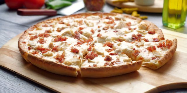 Chicken Bacon Ranch Naan Pizza
