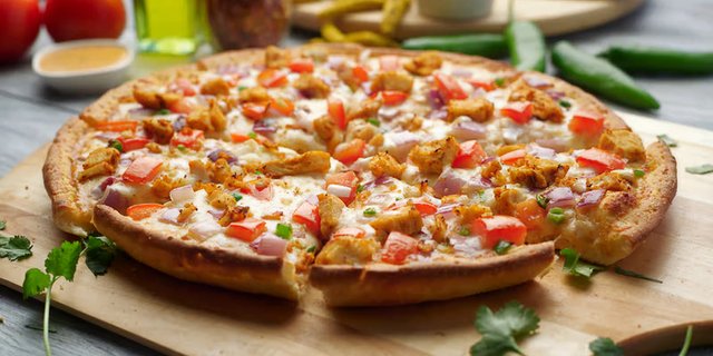 Vegan Butter Chicken PizzaTwist