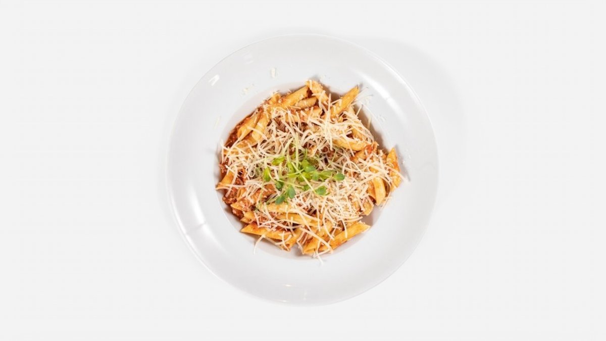 Penne bolognese