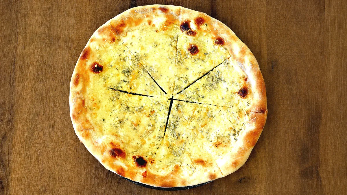 Pizza quatro formagio velika 50 cm