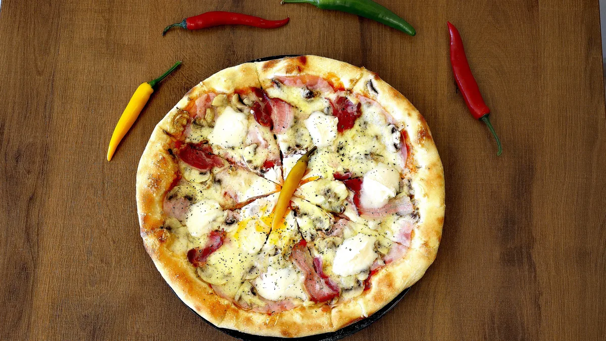 Pizza srbijana mala 32cm