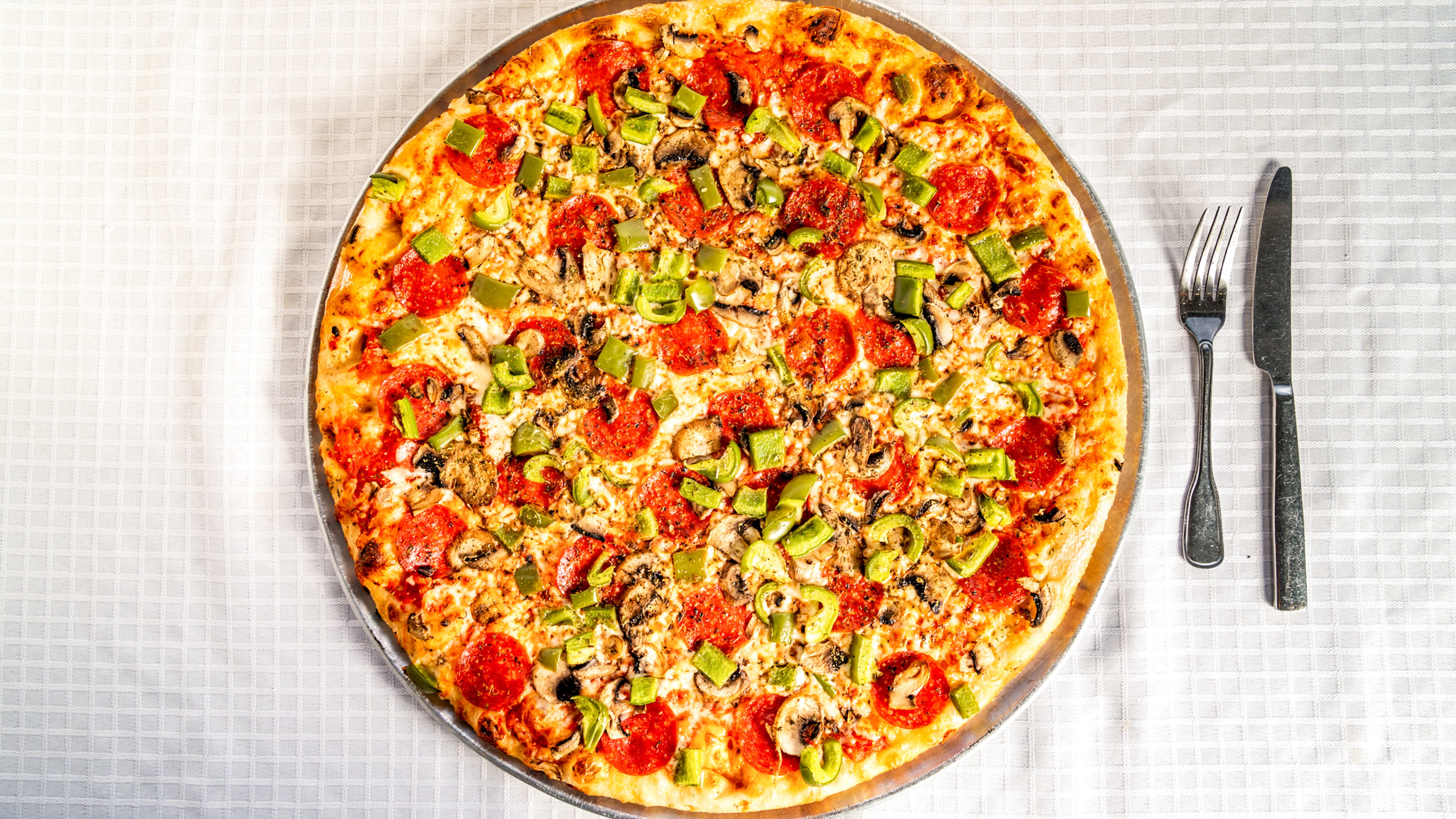 Canadiana Pizza (Large (8-10 Slices))