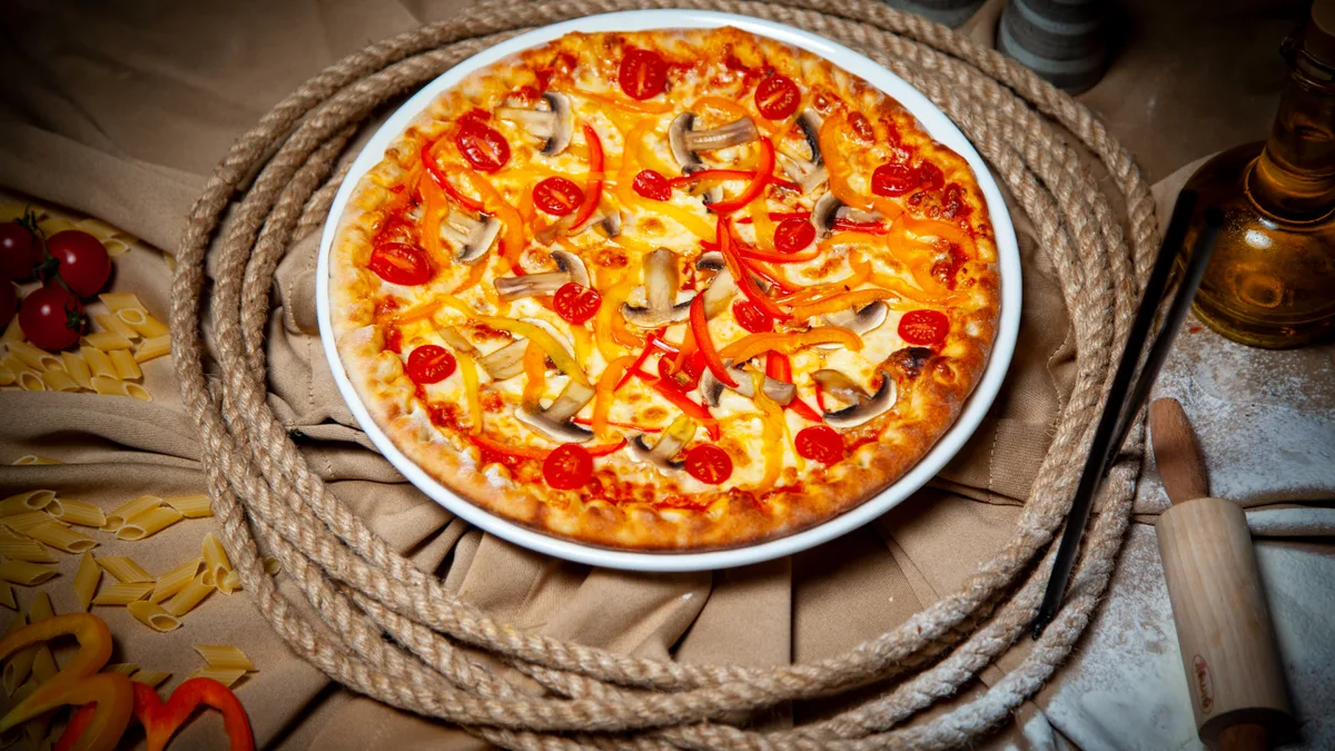 Qarışıq Tərəvəz Pizza